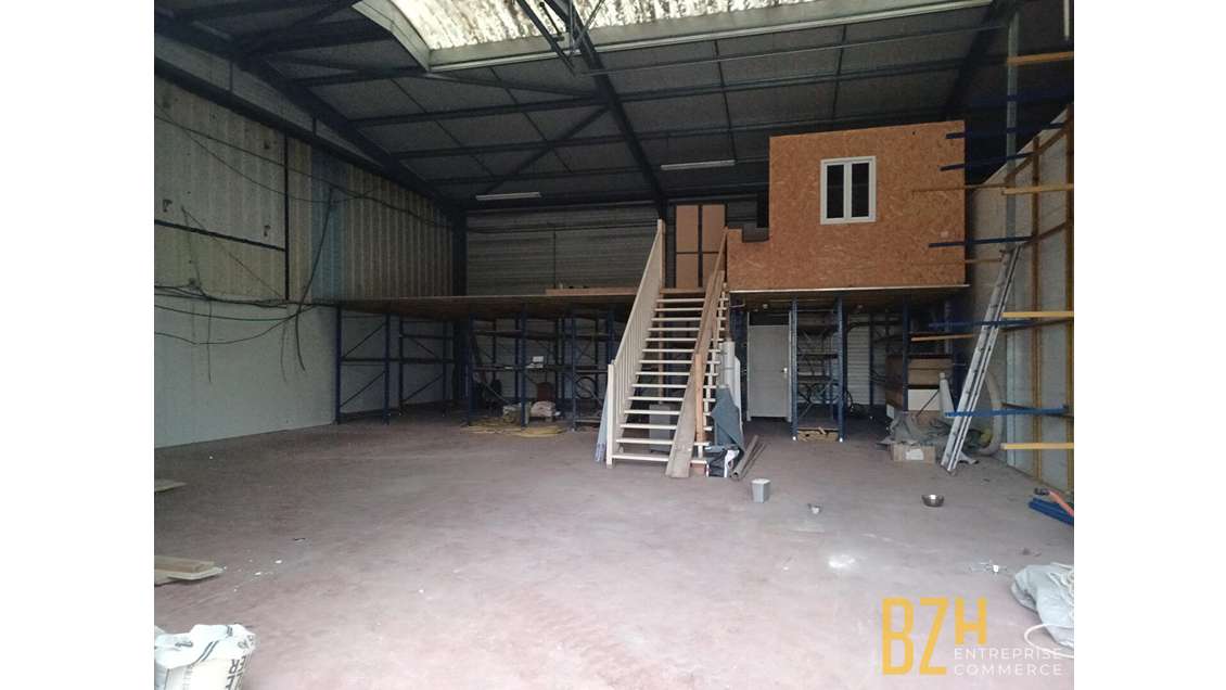 Local d'activité de 200m² à louer à Lanester