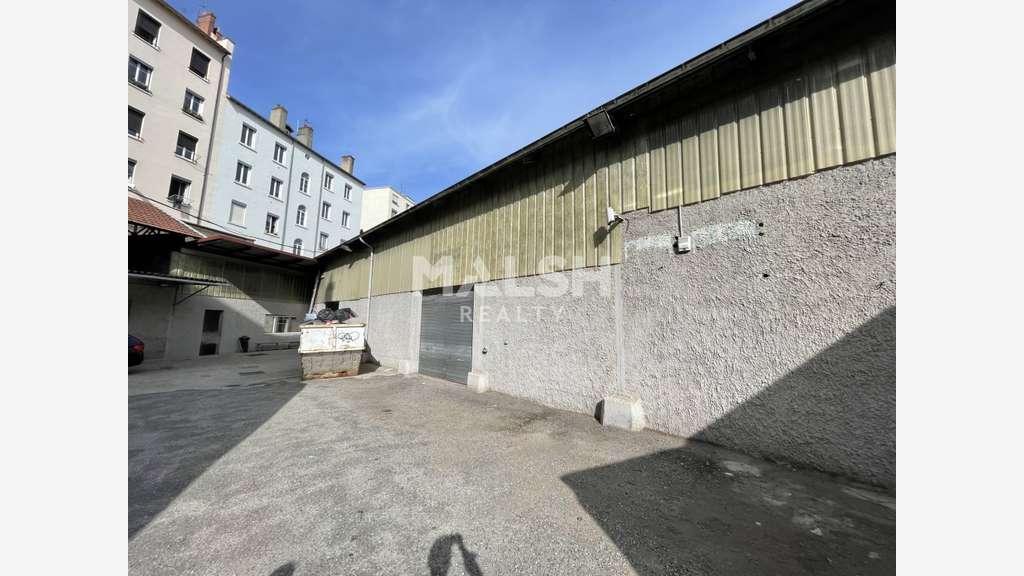Local d'activités indépendant à louer à Lyon 7e