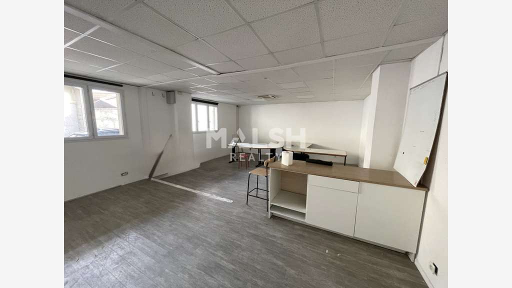 Local d'activités indépendant à louer à Lyon 7e