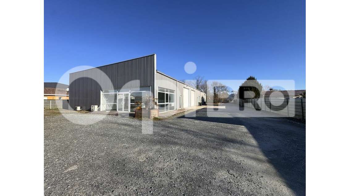 Entrepôt 200m² à louer à Marcheprime