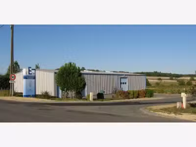 Local d'activités 450m² à louer Poitiers Nord