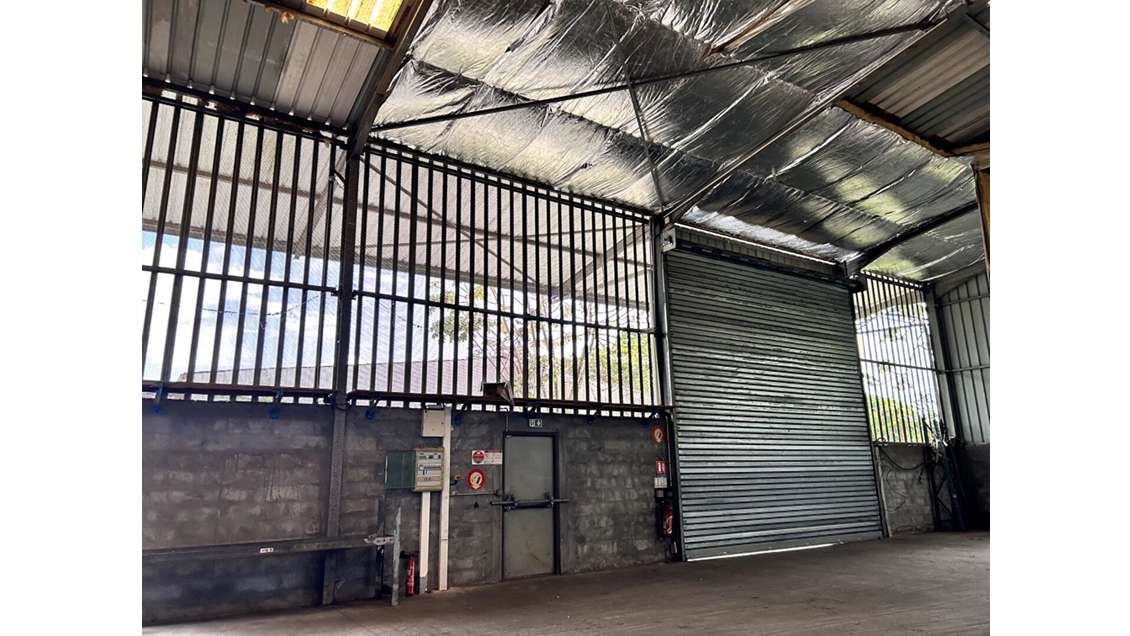 A louer entrepôt 425m² à Matoury Zone du Larivot