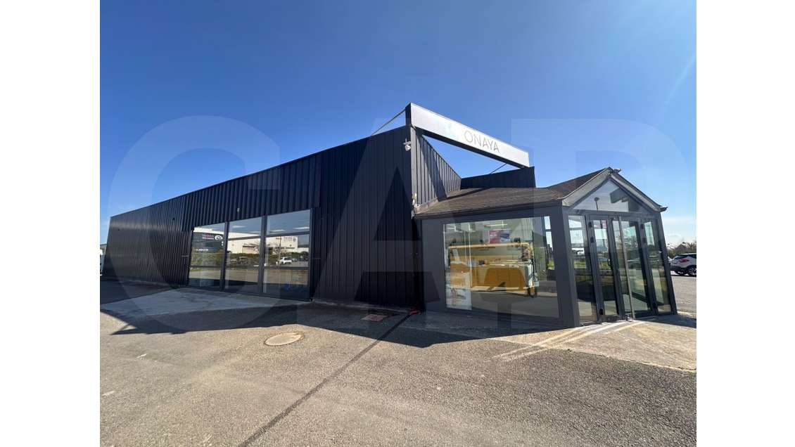 Location cellule  535m² à Melesse Route du Meuble