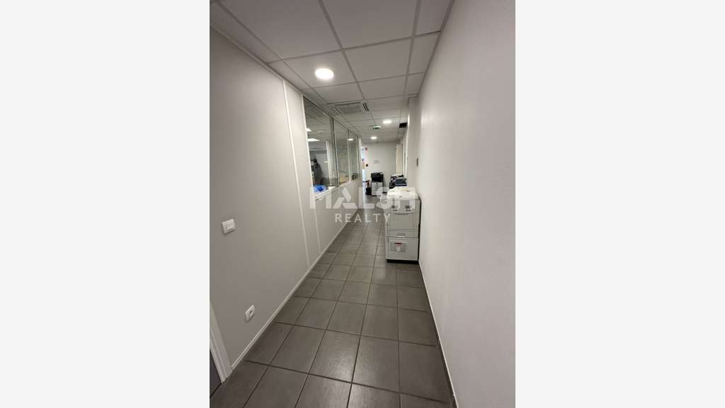 Vente magnifique bâtiment d'activités 1560m² Mions