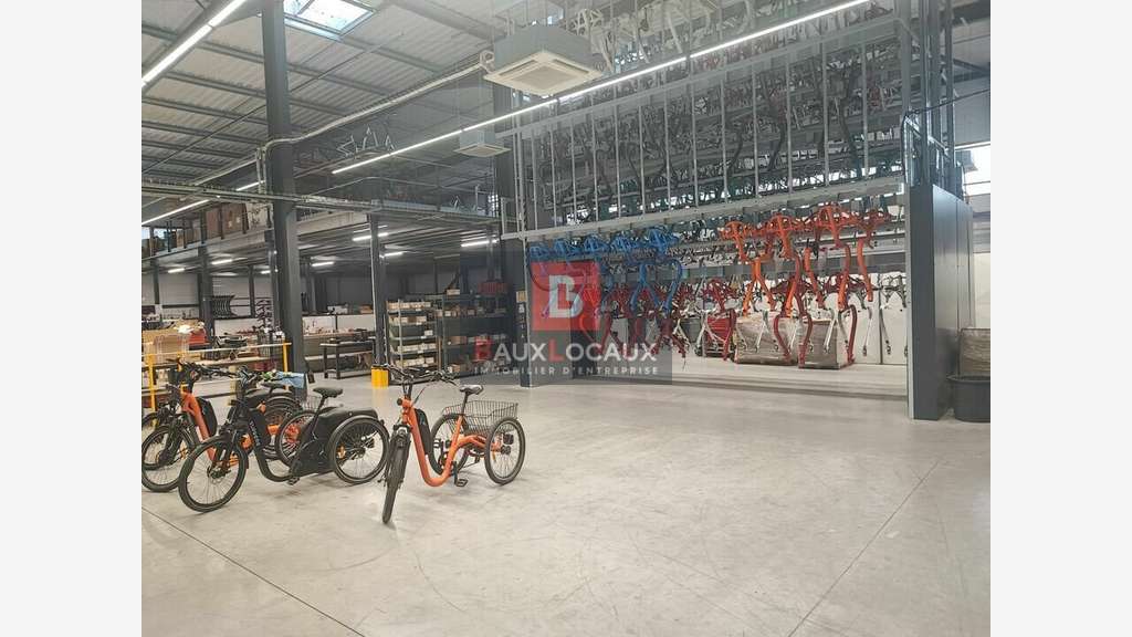 Locaux activités neuf avec bureaux haut de gamme