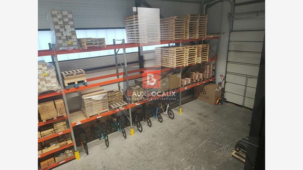 Locaux activités neuf avec bureaux haut de gamme