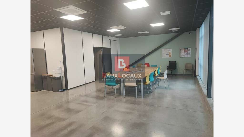 Locaux activités neuf avec bureaux haut de gamme