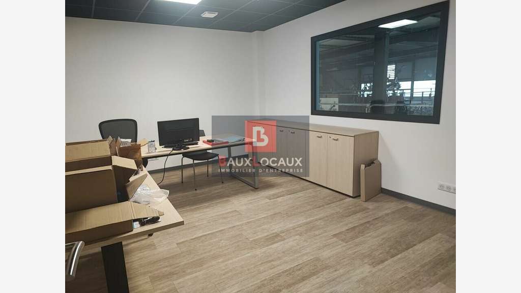 Locaux activités neuf avec bureaux haut de gamme
