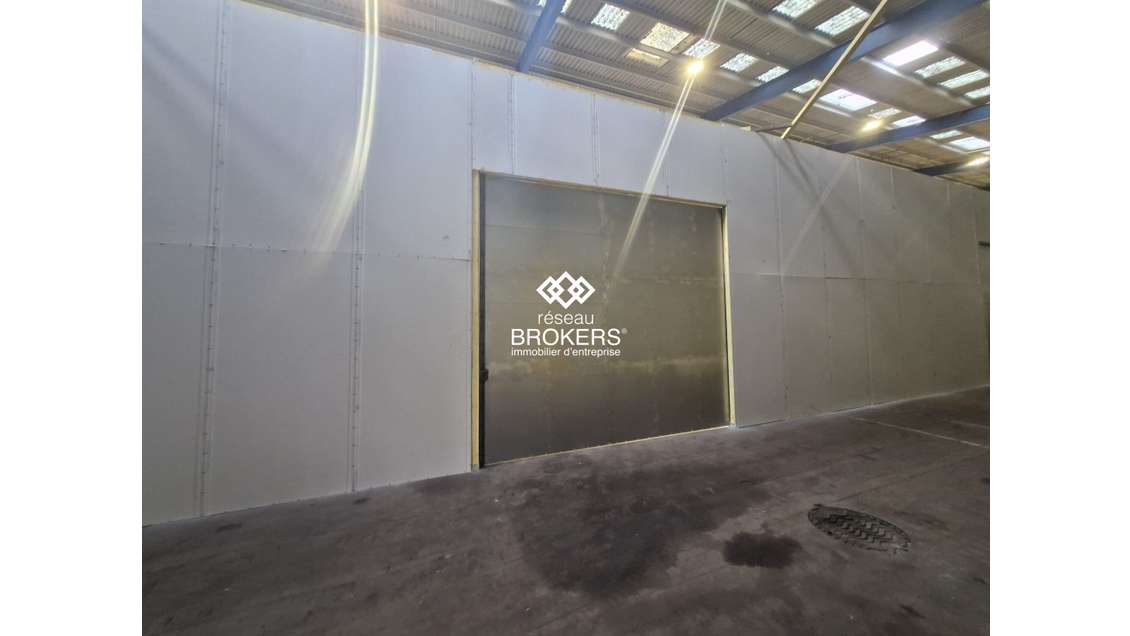 A louer entrepôt 1100m² à Mitry-Mory