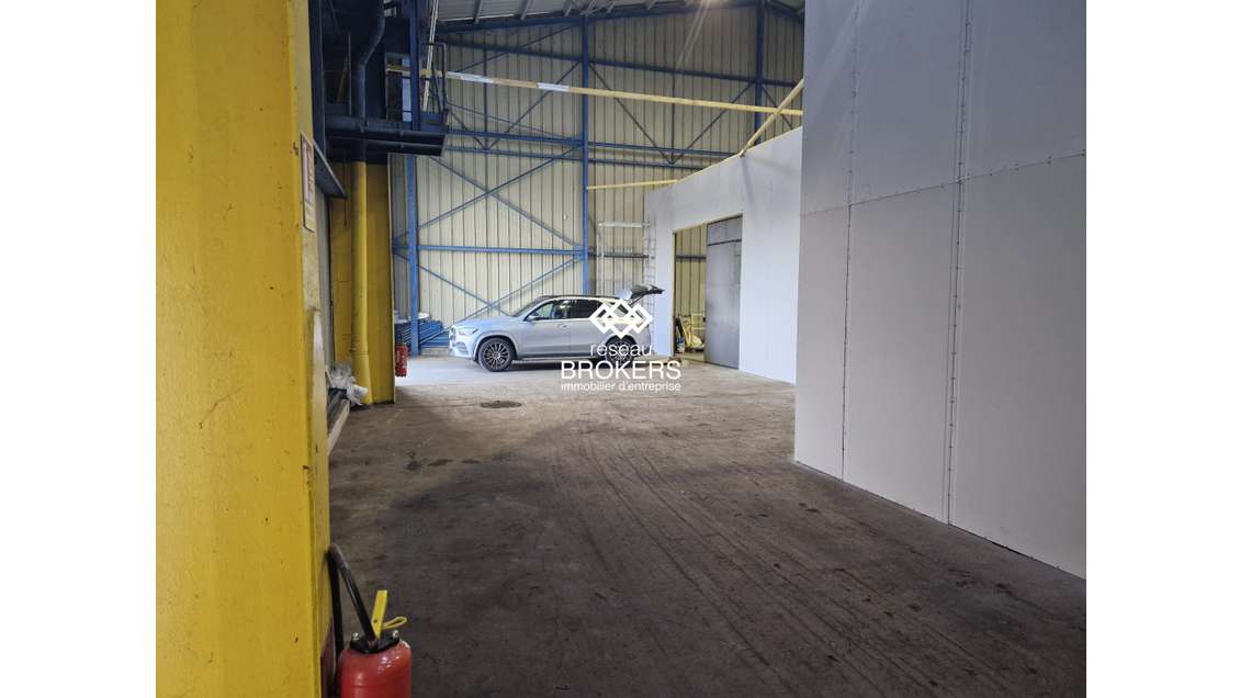 A louer entrepôt 1100m² à Mitry-Mory