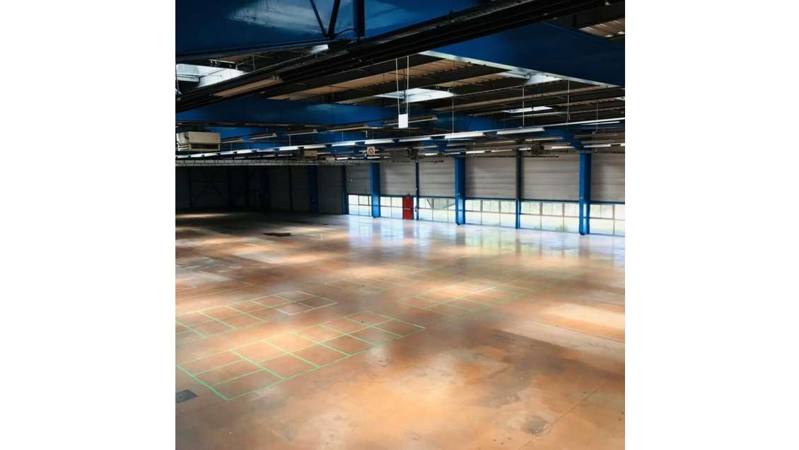 À louer entrepôt 2300m² à Montchanin proche gares
