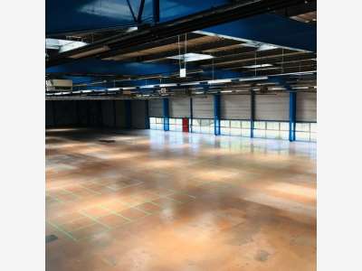 À louer entrepôt 2300m² à Montchanin proche gares