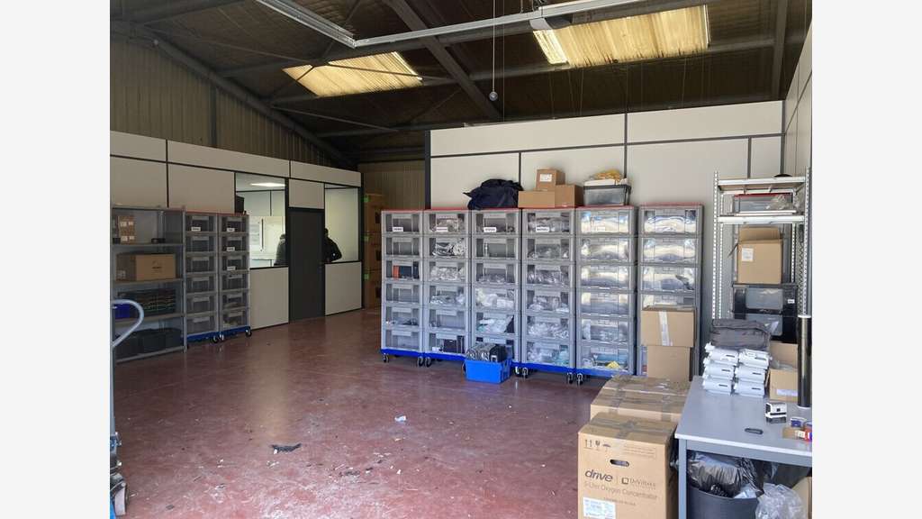 A louer local d'activités 490m² Montélimar empl C1