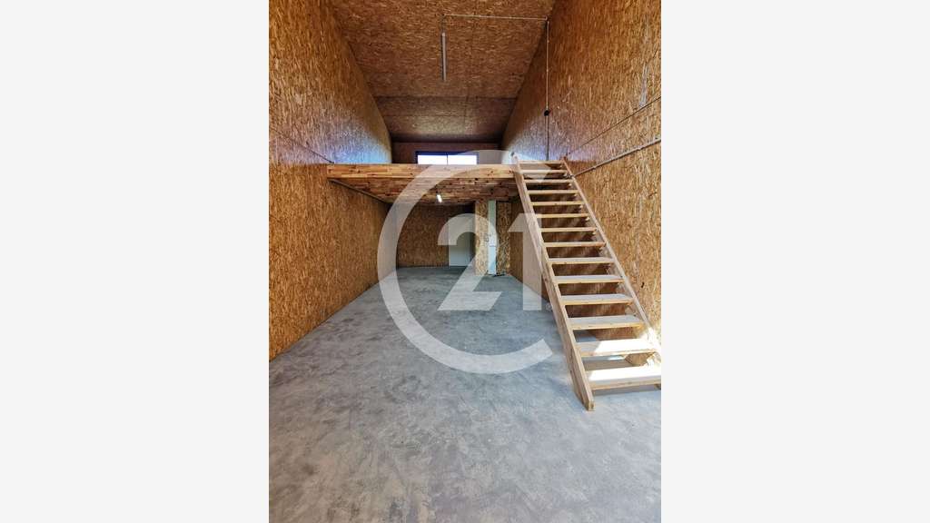 Local d'activité 75m² à louer en za à Montmeyran