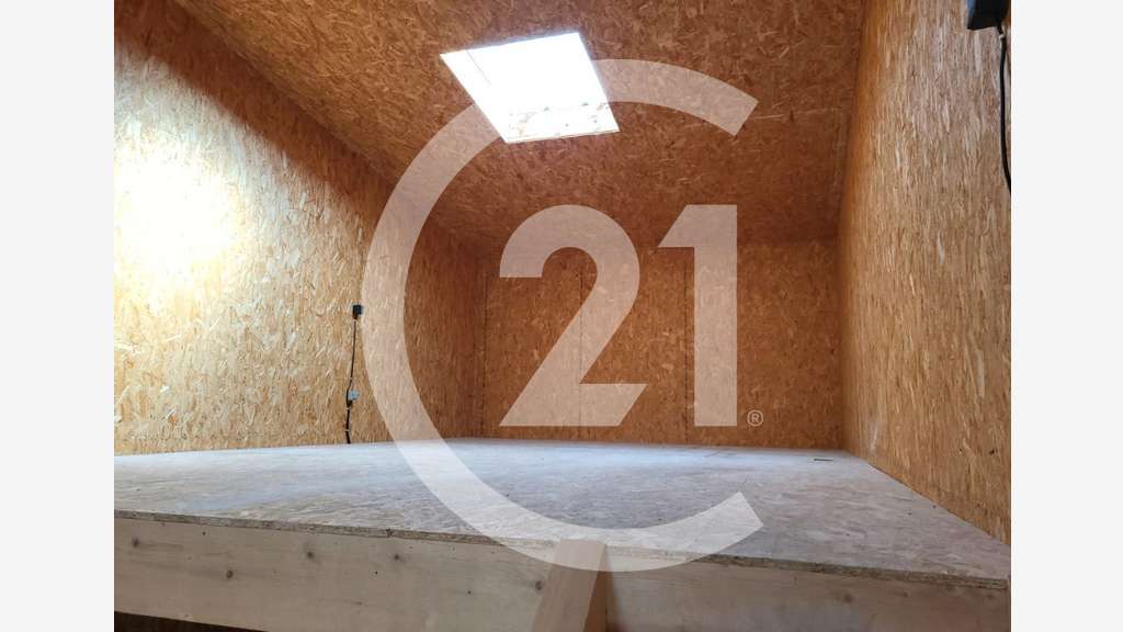 Local d'activité 75m² à louer en za à Montmeyran