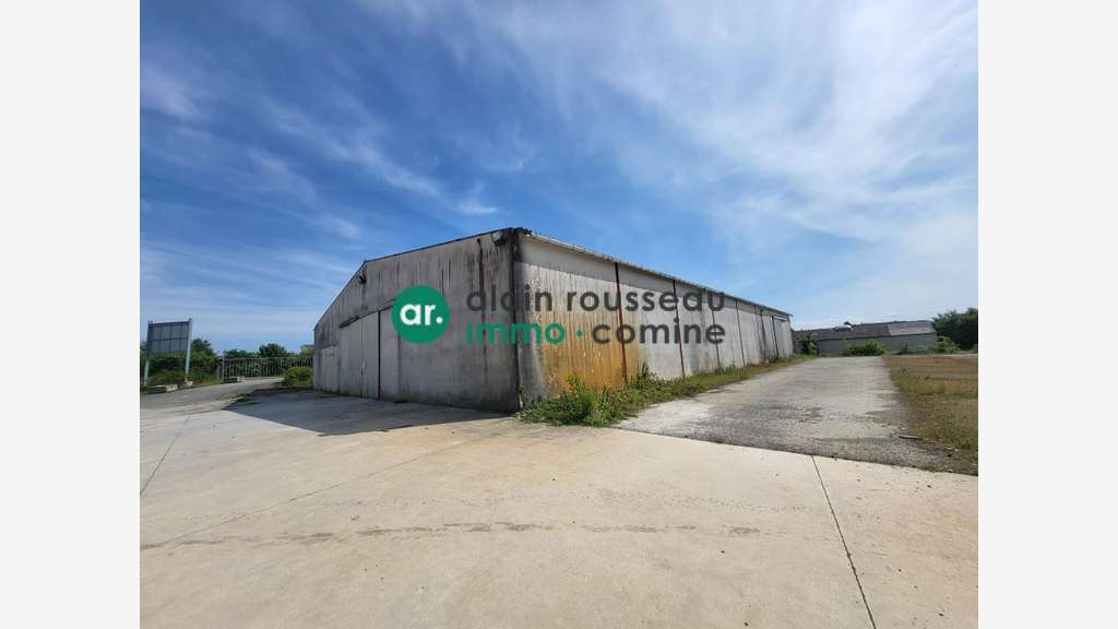 A louer bâtiment 1130m² sur 8000m² proche Angers