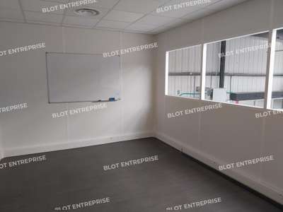 A louer locaux d'activités 1 012m² ZI Nantes Est 