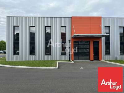 Local d'activité 235m² à louer à Niort 