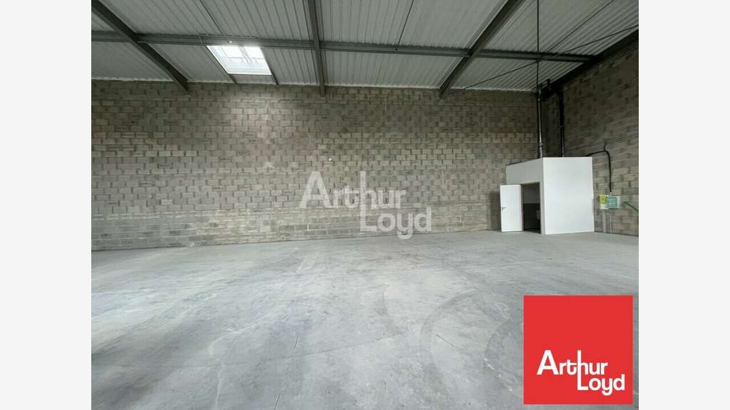 Local d'activité 235m² à louer à Niort