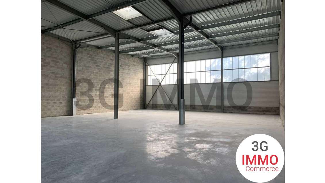 Loue local industriel 340m² à Niort Mendes France