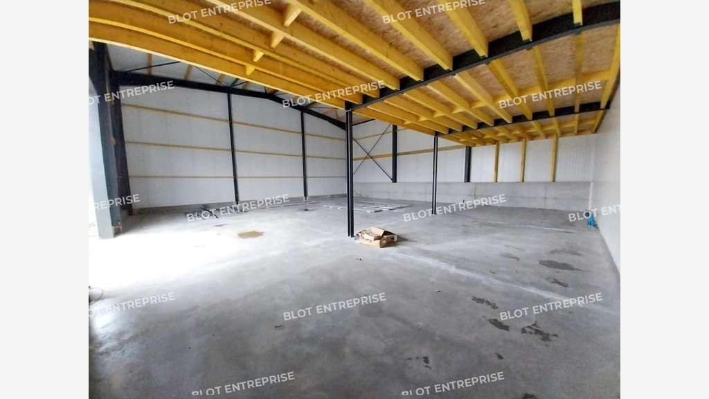 A louer bâtiment d'activités neuf 215m² à Pontivy