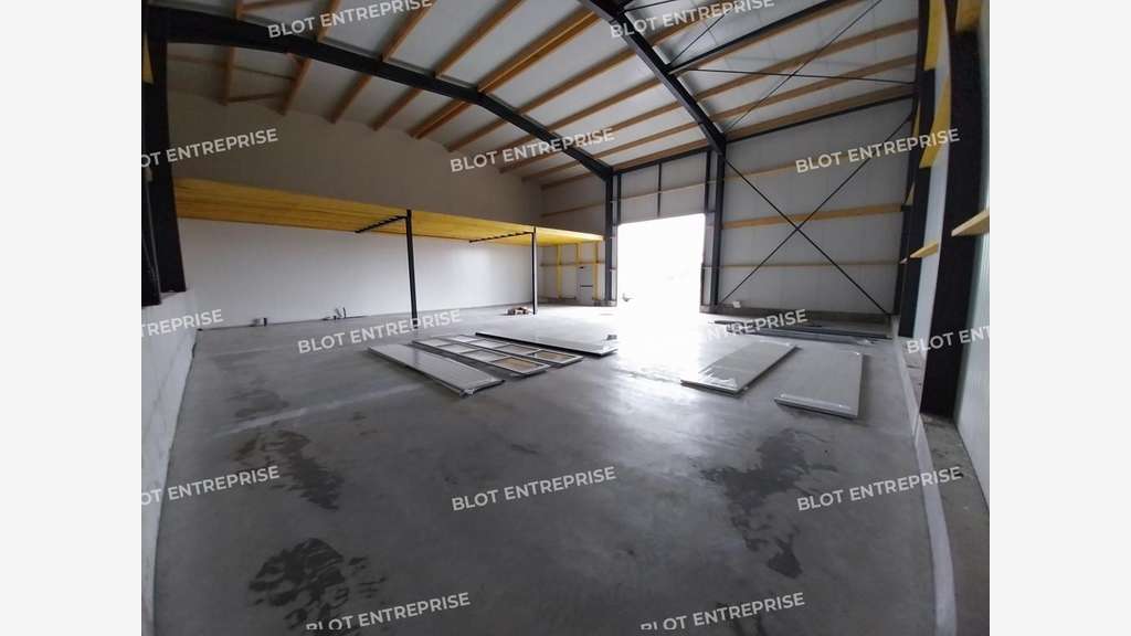 A louer bâtiment d'activités neuf 215m² à Pontivy