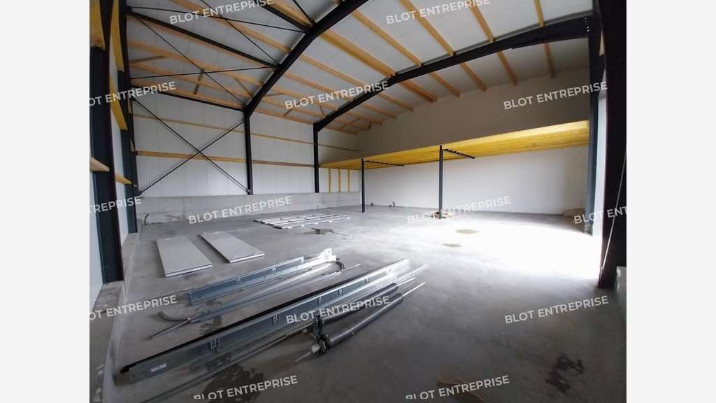 A louer bâtiment d'activités neuf 215m² à Pontivy