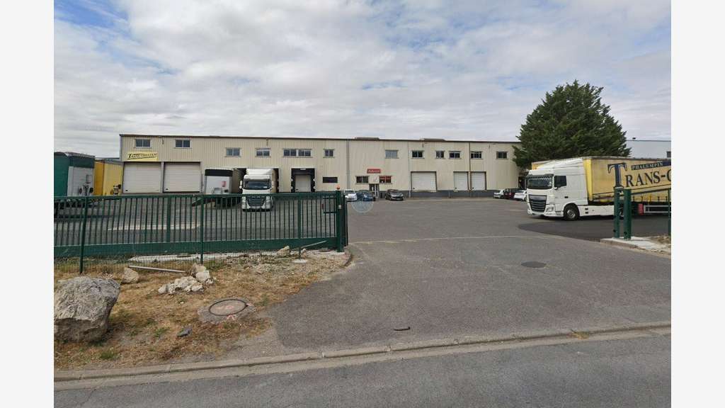 Location bâtiment 2453m² à Ormes