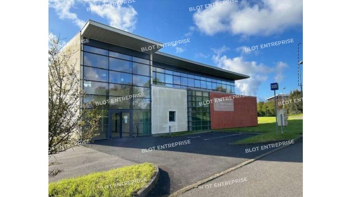 A louer locaux 1040m² sur 2102m² à Plouzané