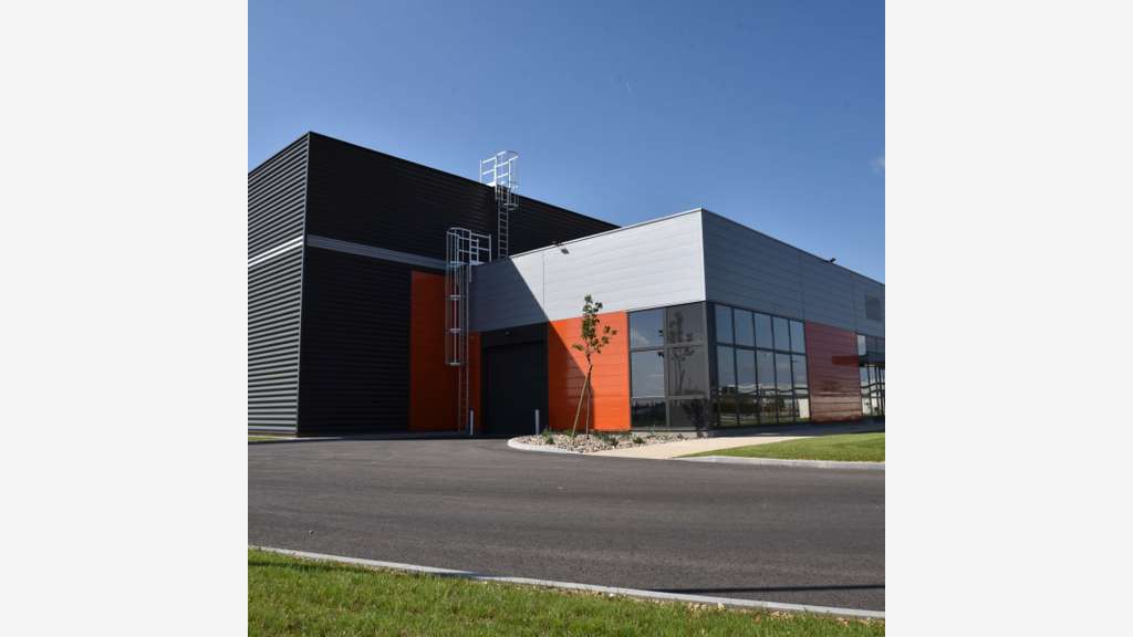 A louer locaux d'activités de 120 à 400m² Poitiers