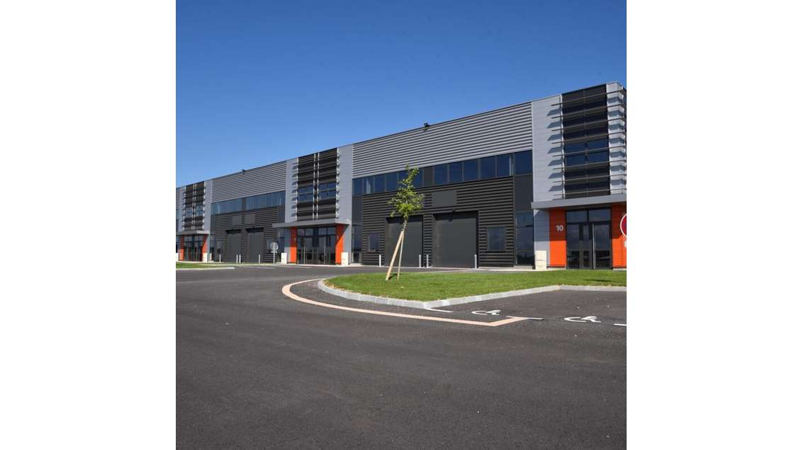 A louer locaux d'activités de 120 à 400m² Poitiers