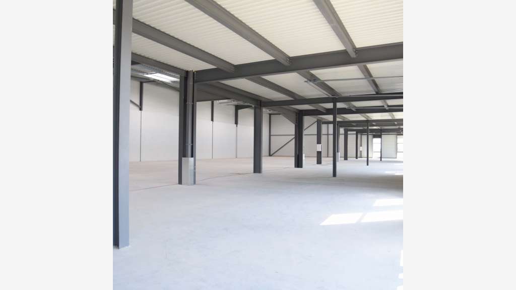 A louer locaux d'activités de 120 à 400m² Poitiers