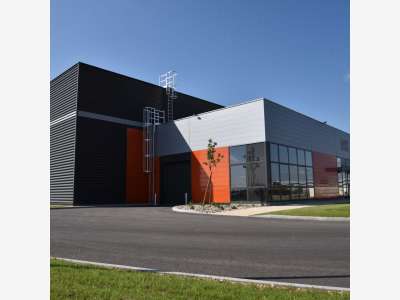 Local d'activités neufs 400m² à louer à Poitiers