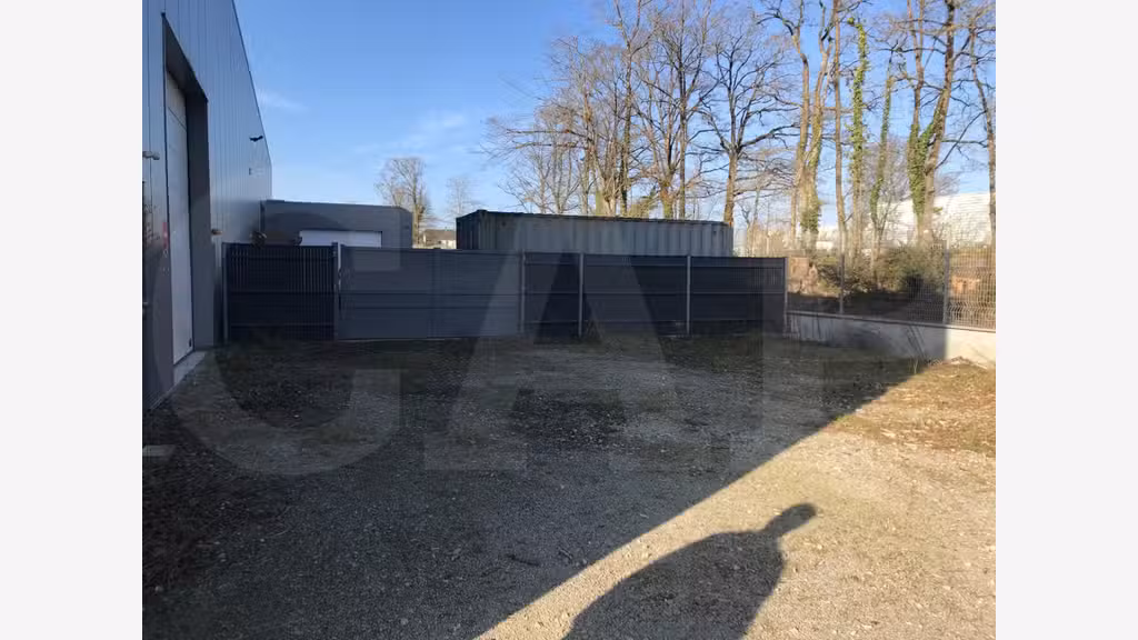 A louer local d'activité 228m² à Pont Péan
