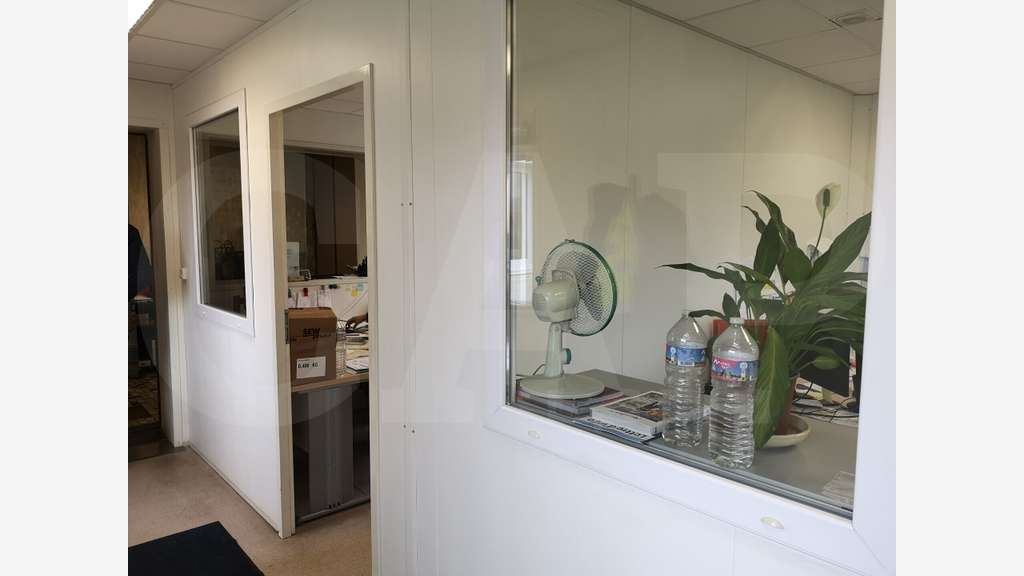 A louer bâtiment activités bureaux 513m² à Pontivy