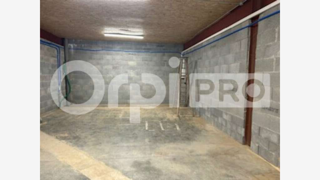Local d'activité neuf de 1723m² à louer à Liergues