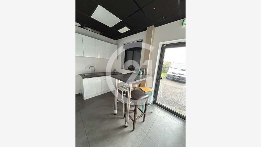 Location local commercial 170m² Portes-lès-Valence