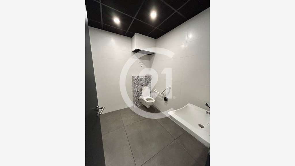 Location local commercial 170m² Portes-lès-Valence