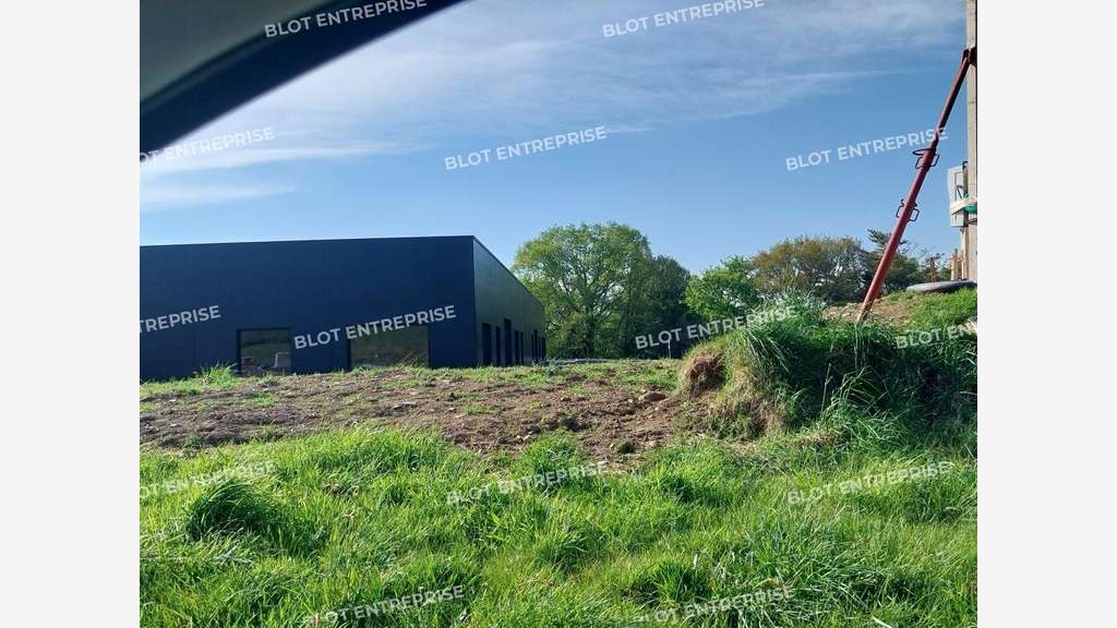 A louer locaux d'activités neufs de 800m² Quimper