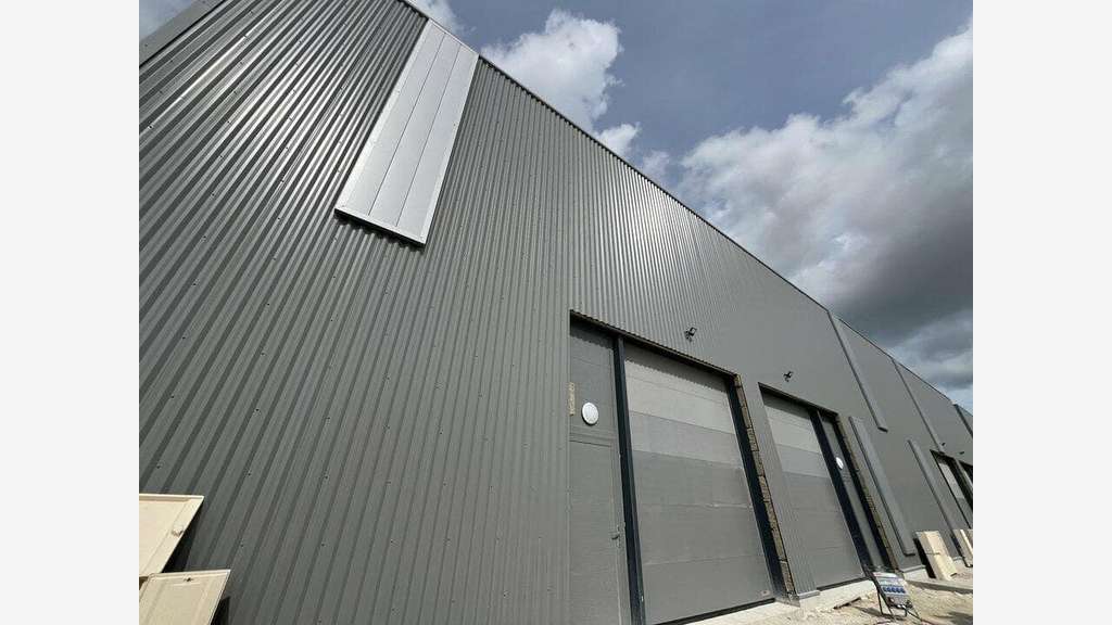 A louer locaux à partir de 351m² près de Reims