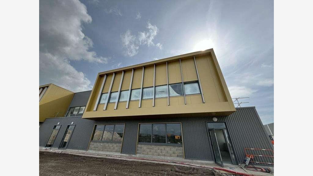 A louer locaux à partir de 351m² près de Reims
