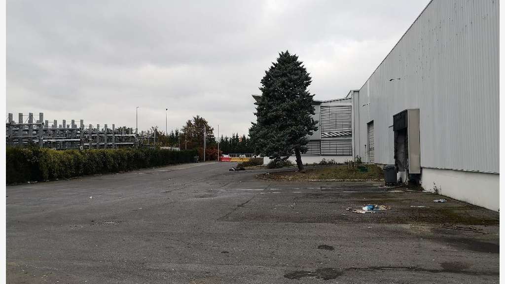 A louer local industriel 3000m² Reims ZI Pompelle
