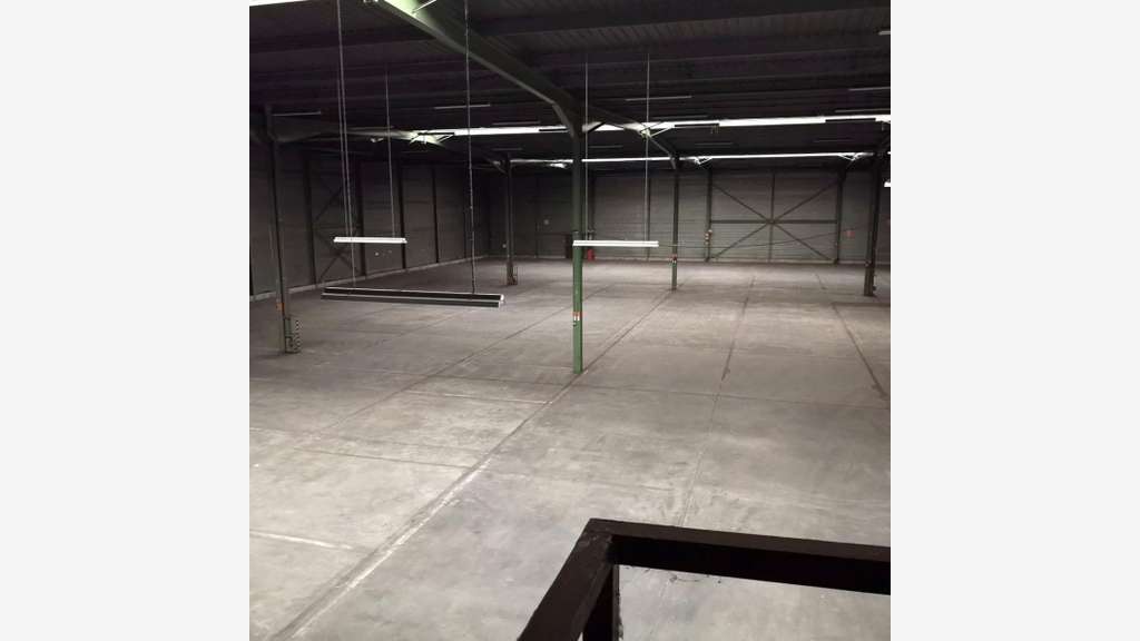 A louer local industriel 3000m² Reims ZI Pompelle