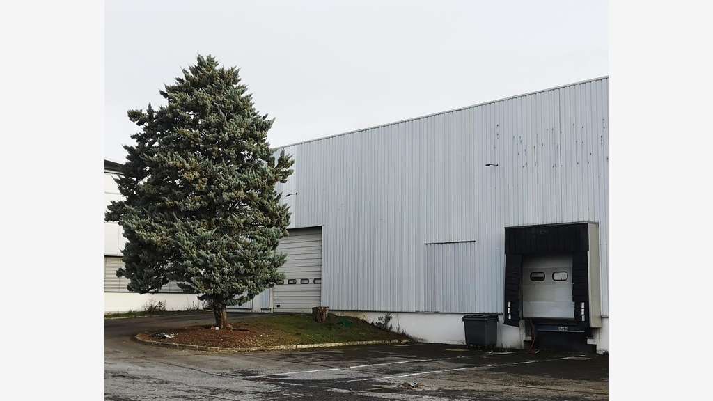A louer local industriel 3000m² Reims ZI Pompelle