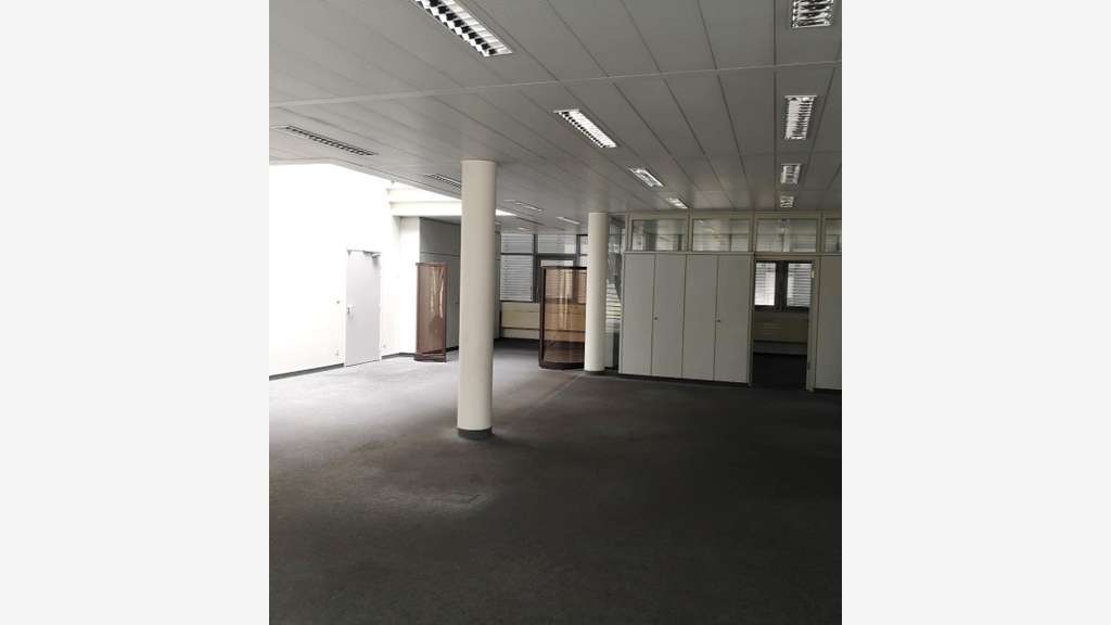 A louer local industriel 3000m² Reims ZI Pompelle
