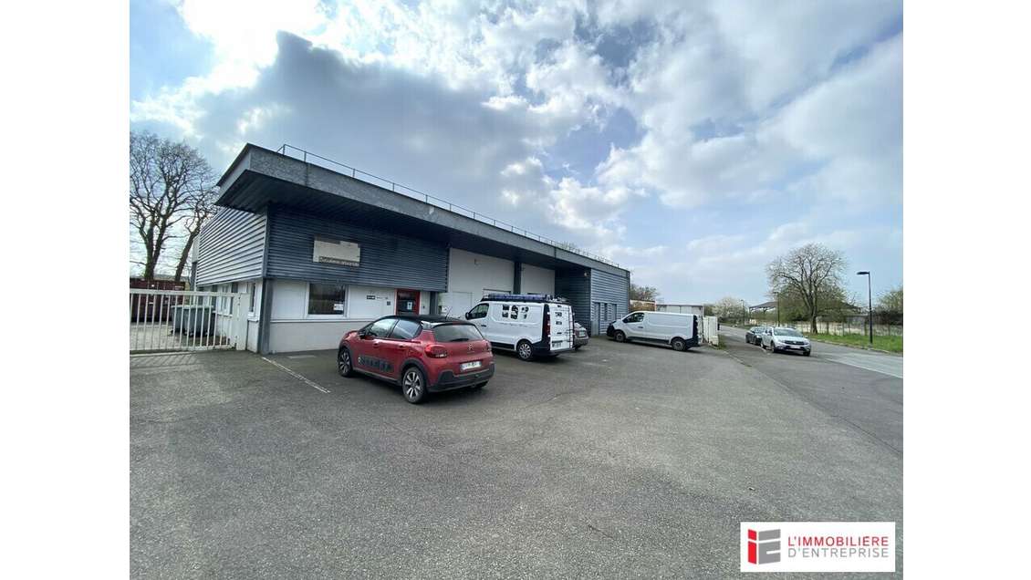 RENNES - LOCAL D'ACTIVITE / LABO à louer