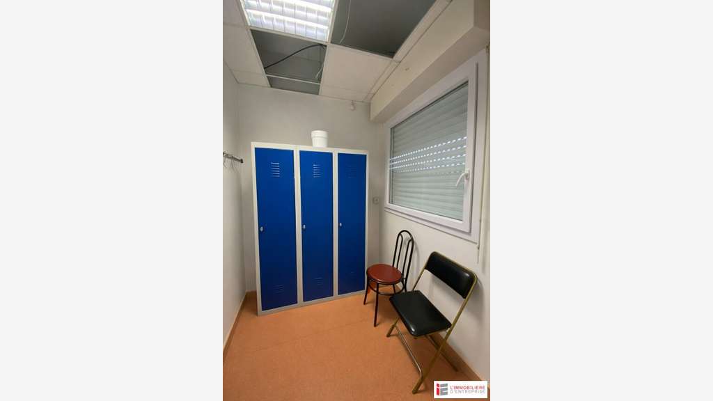 RENNES - LOCAL D'ACTIVITE / LABO à louer