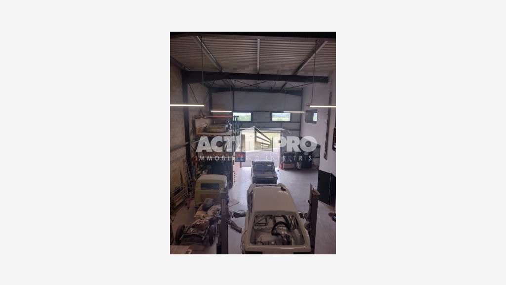 À louer entrepôt 330m² proche autoroute Rivesaltes