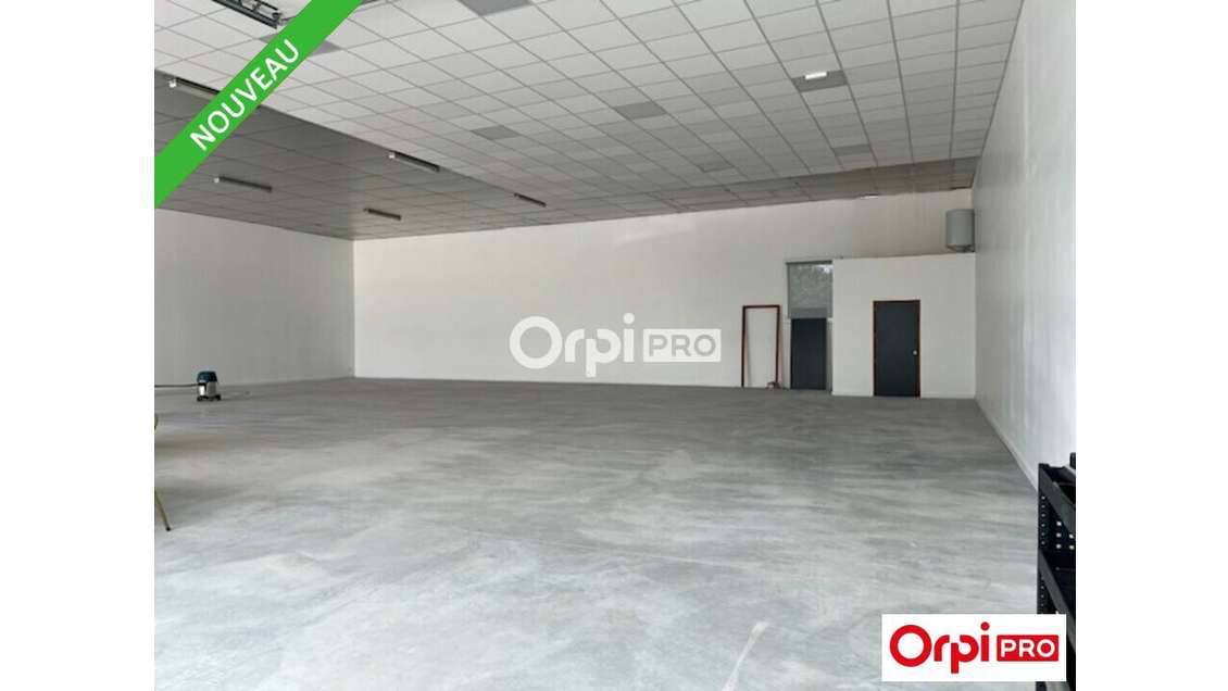 Local d'activité à louer 340m² proche Romans