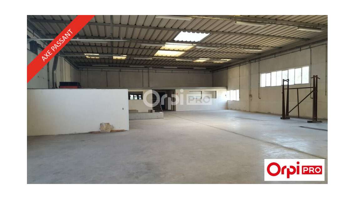 A louer local d'activité 780m² zone de Peyrins